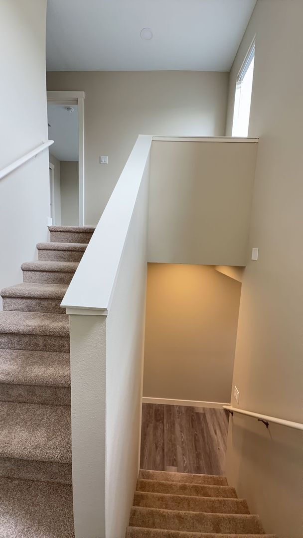 Building Photo - Chernishoff Seven Oak Luxury Duplex