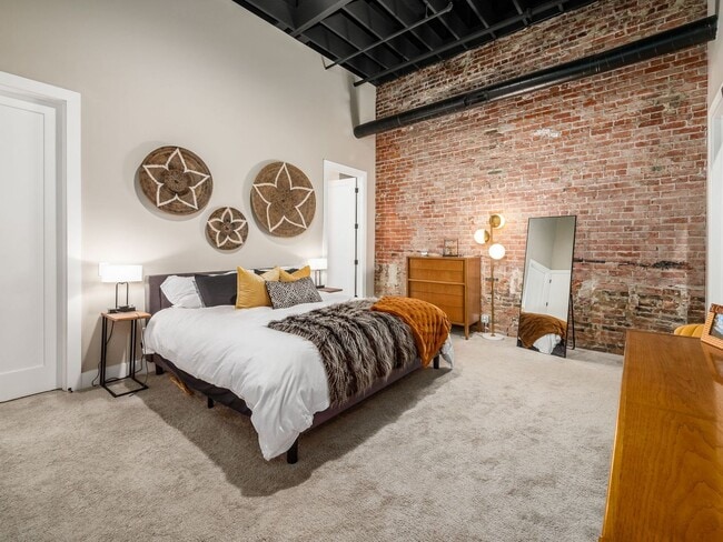 Building Photo - The Lofts at 44
