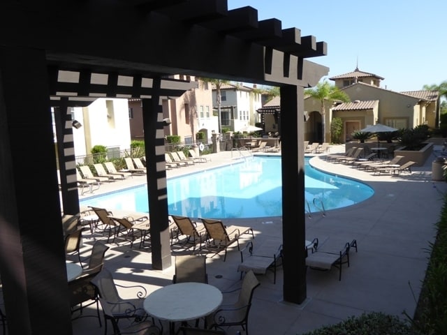 Building Photo - Beautiful 2 Bed 2.5 Bath Condo in San Marcos