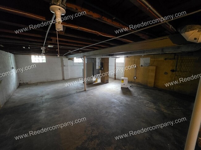 Building Photo - Spacious 3 bedroom 1 bathroom home in Hammond