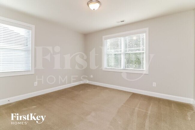 Building Photo - 157 Hawkesburg Dr