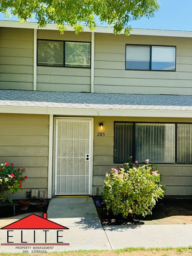 Building Photo - AVAILABLE NOW!!