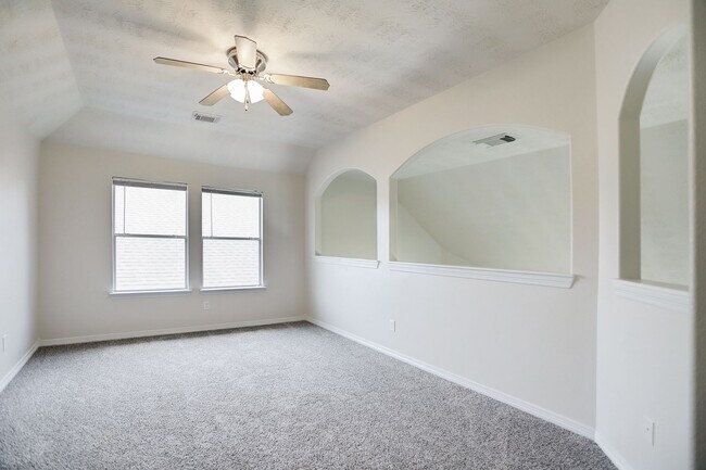 Building Photo - Move in ready Home in Conroe for Lease!