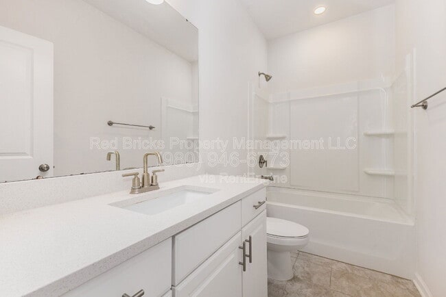 Building Photo - 1816 Blanche St