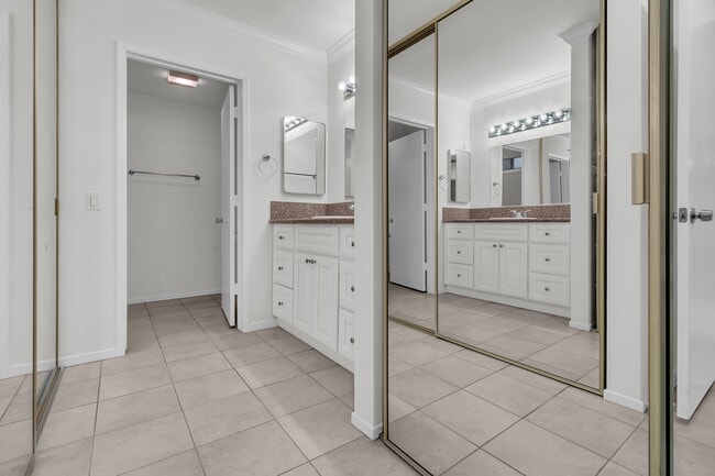 Building Photo - 2370 Via Mariposa W