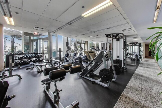 Building Photo - 420 E Waterside Dr