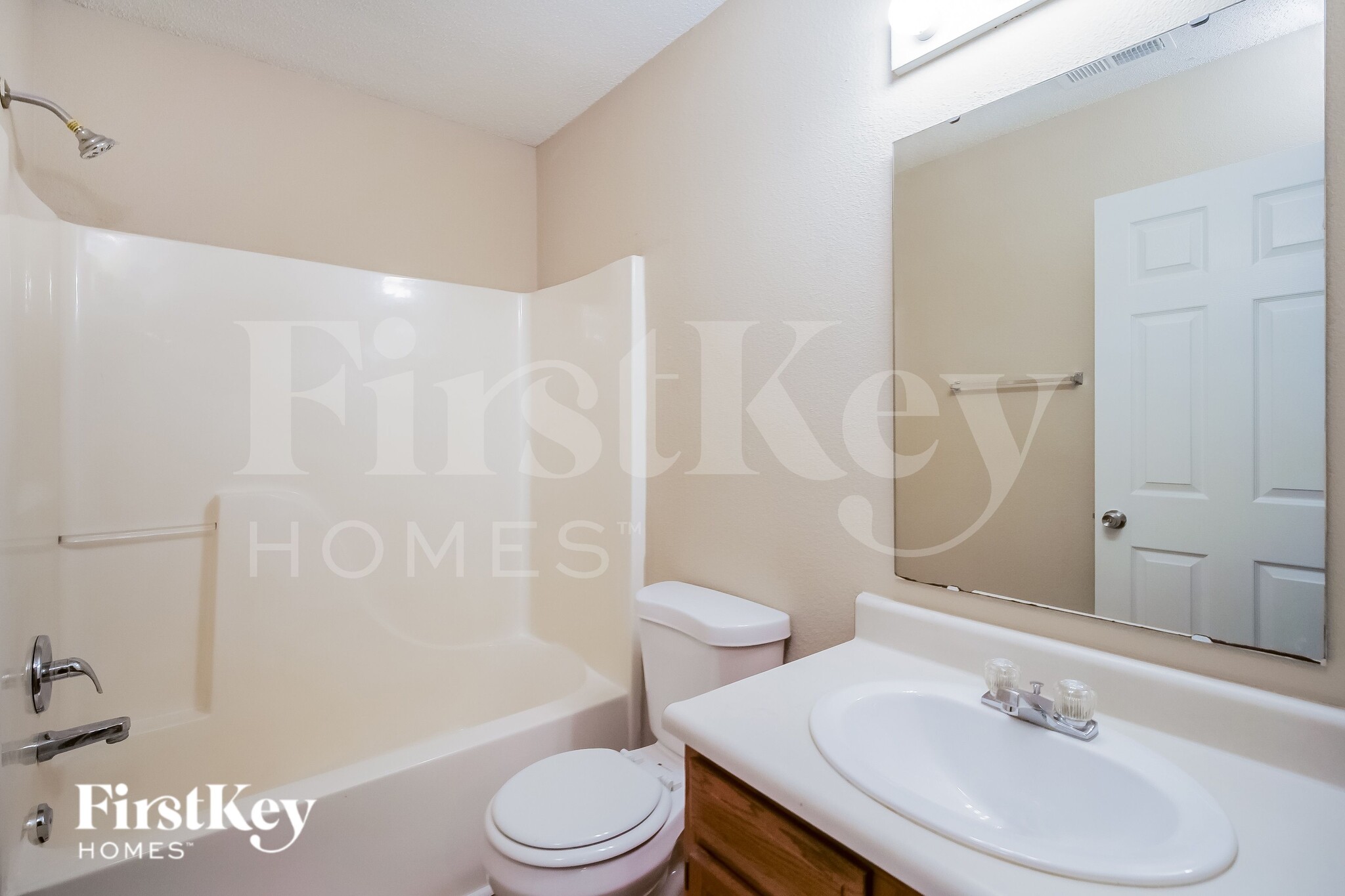 Building Photo - 220 Woodstream Ct