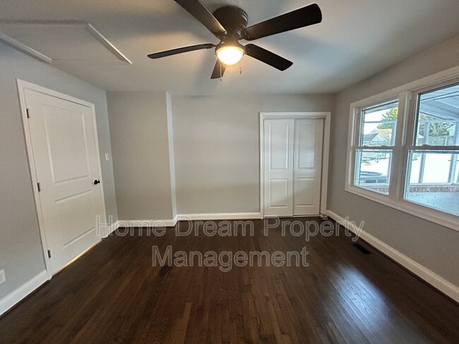 Building Photo - 354 Berry St