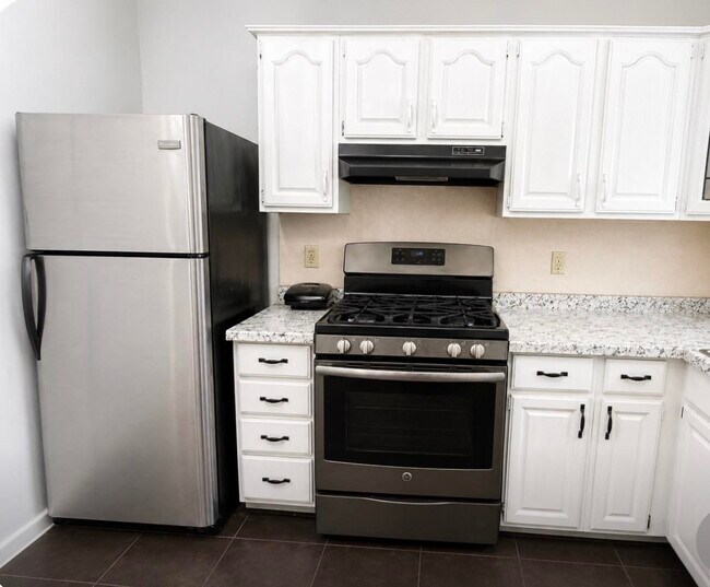 Building Photo - 146 W 27th St