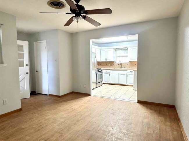 Building Photo - 1213 Connie St