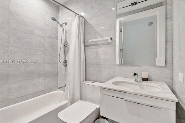 Building Photo - 18501 Collins Ave