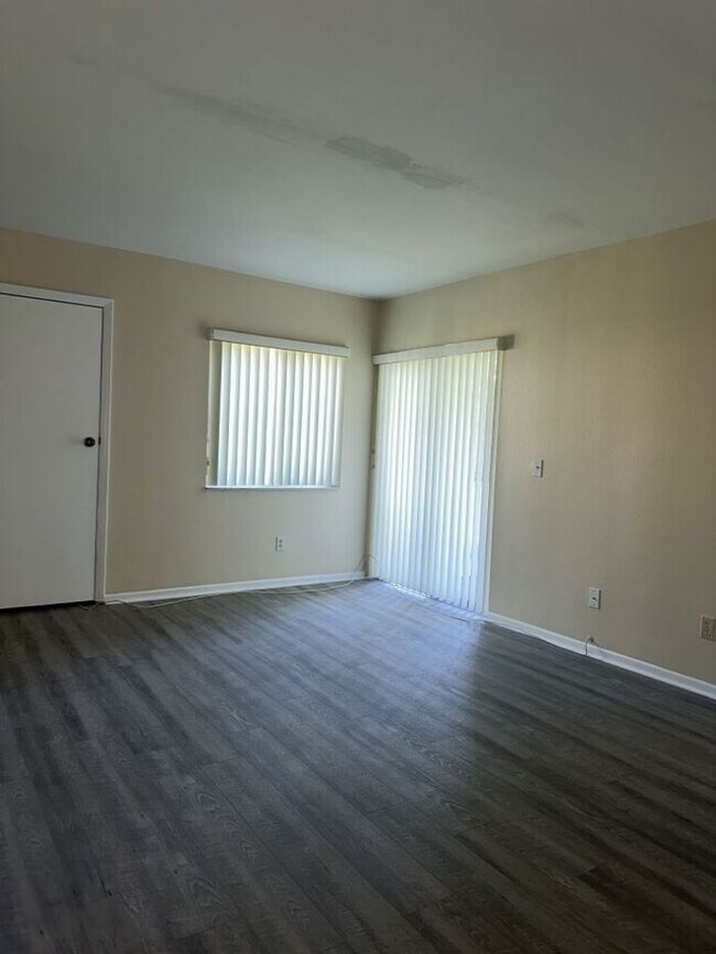 Building Photo - EASTLAKE WOODLANDS - GATED GOLF COMMUNITY