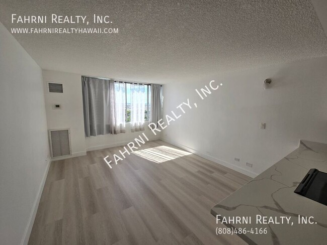 Building Photo - Beautifully Remodeled 1-Bedroom Condo with...