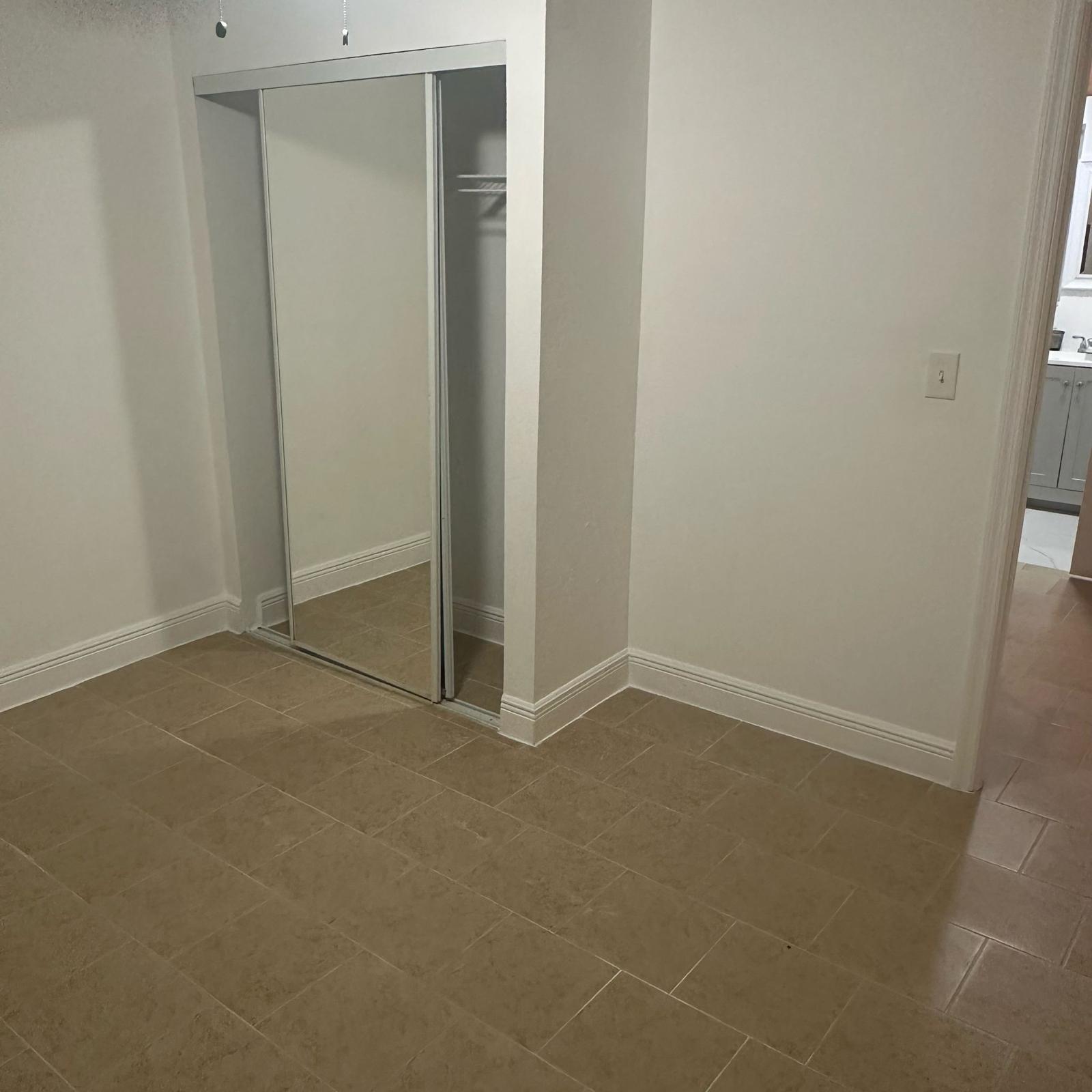 Building Photo - 8104 El Portal Dr
