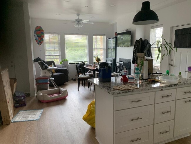 GREAT ROOM WITH FIRE PLACE KITCHEN ISLAND - 15 Water St