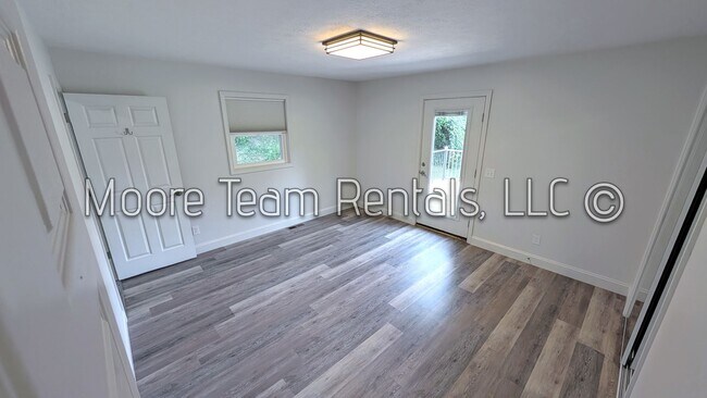 Building Photo - Beautiful Private Ranch House - Stream, Ya...
