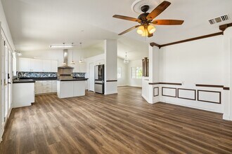 Building Photo - 3 bed plus Office room, 3 bathroom single family house.