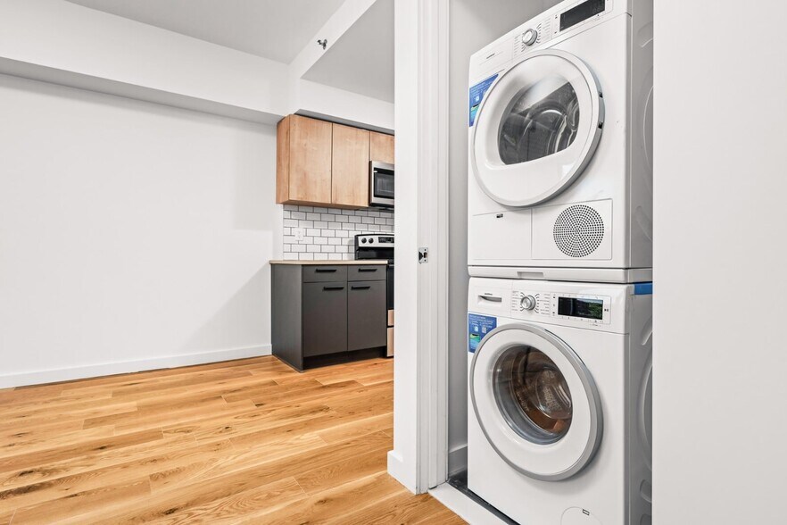 Building Photo - 336 E 112th St