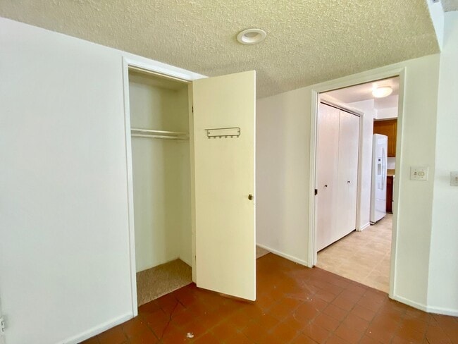 Building Photo - 3654 Summershore Ln