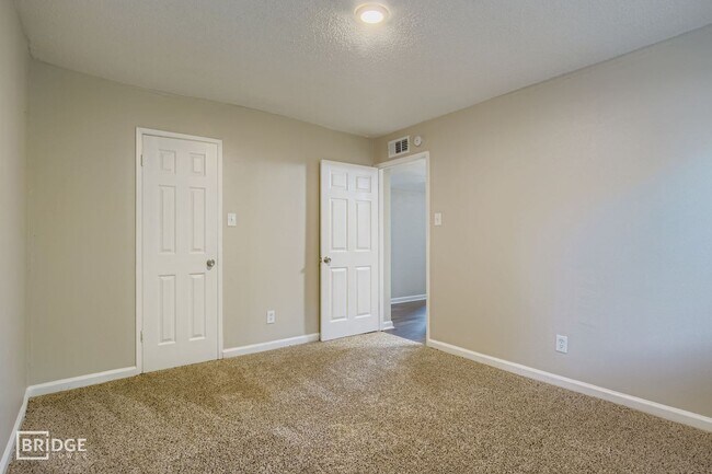 Building Photo - 9117 Fairmont Cir