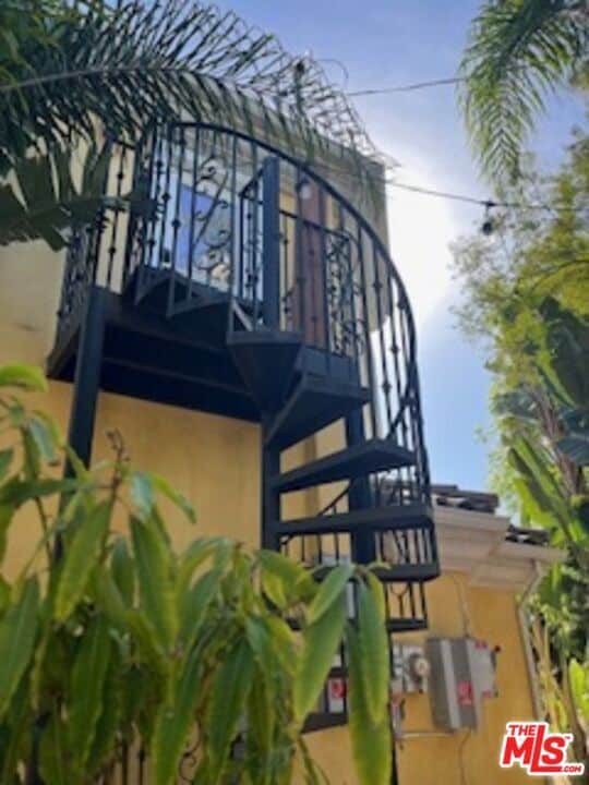 Building Photo - 8302 S Sepulveda Blvd