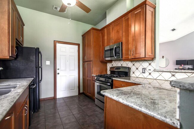 Building Photo - 709 Sapling Cove