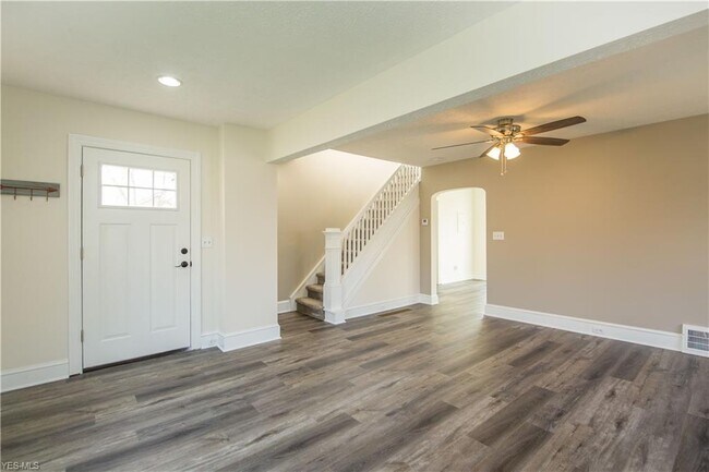 Building Photo - 1061 Orchard Ave