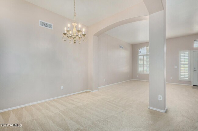 Building Photo - 433 E Jasper Dr