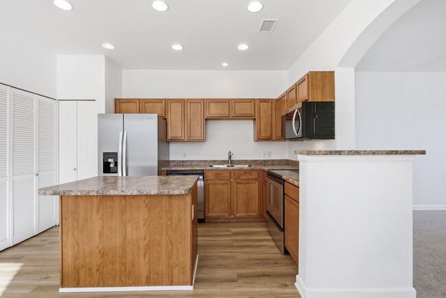 Building Photo - 12787 Jasmine Ct