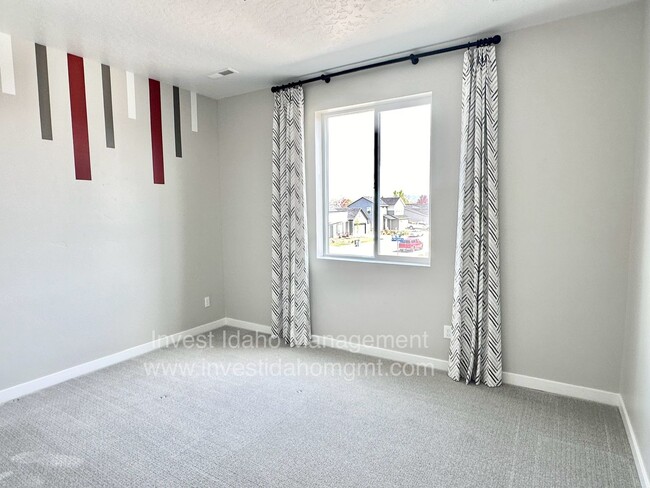Building Photo - $500 move in credit! Luxury Living in the ...