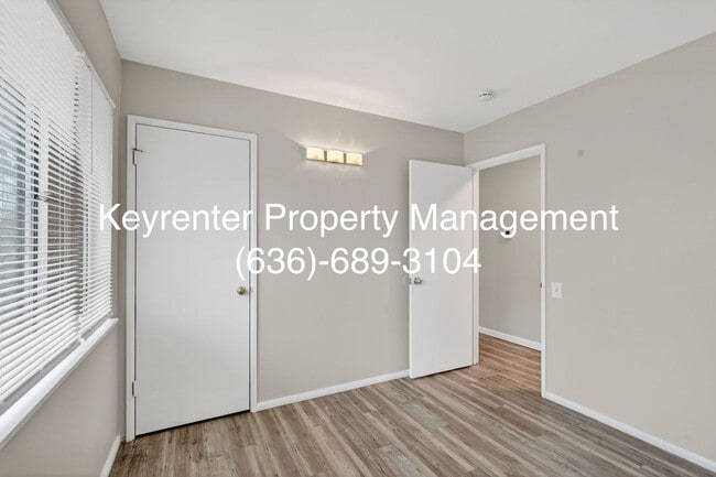 Building Photo - Updated 3-Bedroom Home with Fenced Yard in Florissant