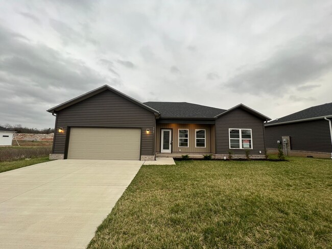 Primary Photo - New Construction three bedroom in Plum Spr...