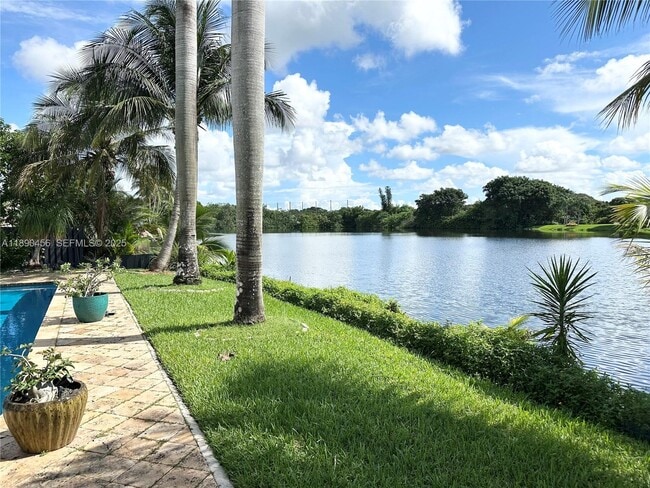 Building Photo - 960 Bayberry Point Dr