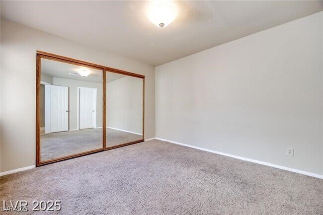 Building Photo - 2723 Seabridge Dr