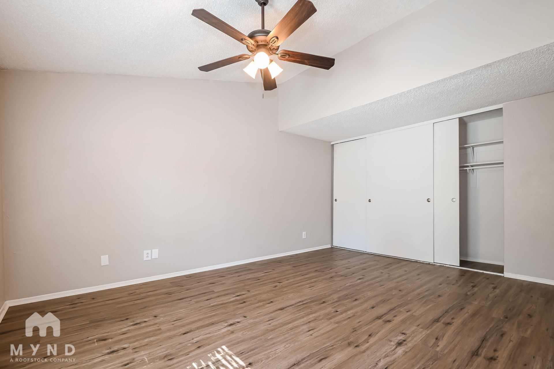 Building Photo - 605 Pyramid Dr