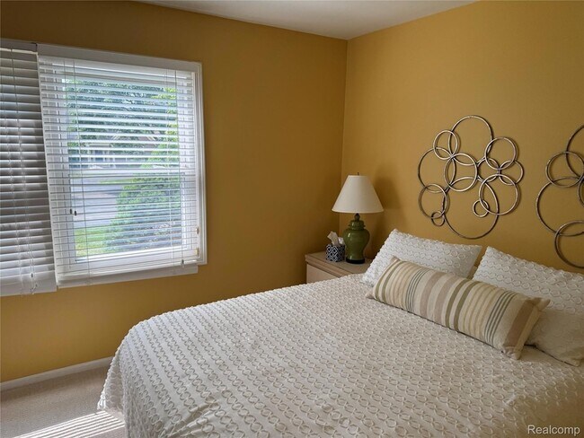 Building Photo - 7670 Golden Hill Ct