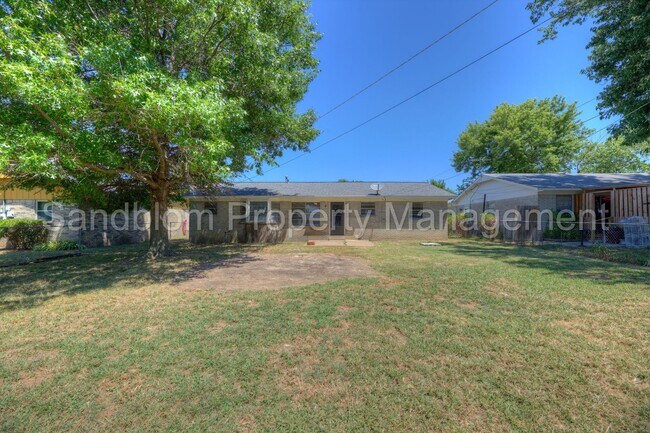 Building Photo - For Lease | Sand Springs | Available Now!