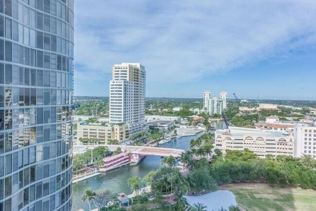 Building Photo - 333 Las Olas Way