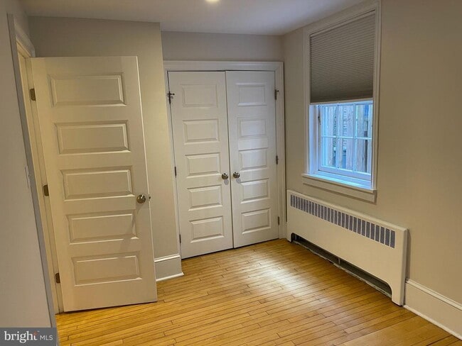 Building Photo - 324 S Juniper St