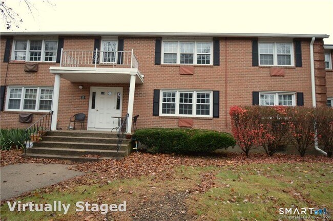 Building Photo - 5 Grandview Dr