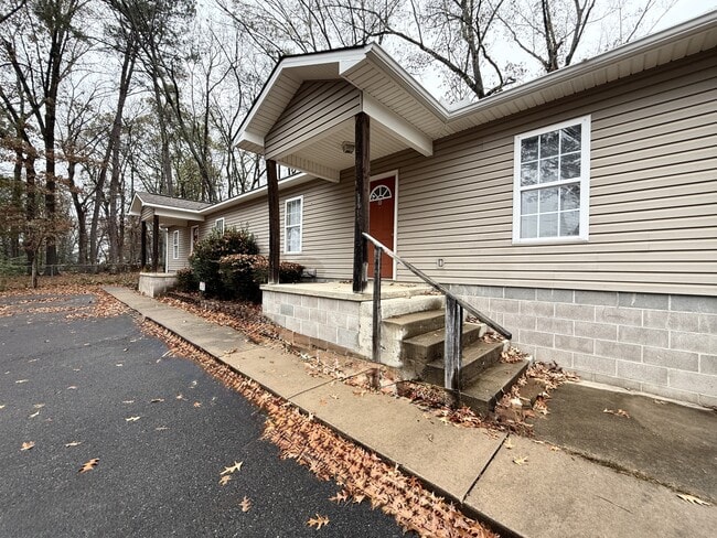 Building Photo - 3345 Malvern Rd