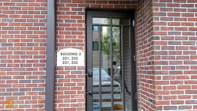 Building Photo - 1300 DeKalb Ave NE