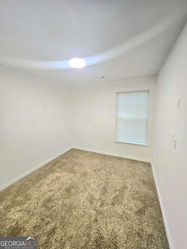 Building Photo - 322 Brookview Dr