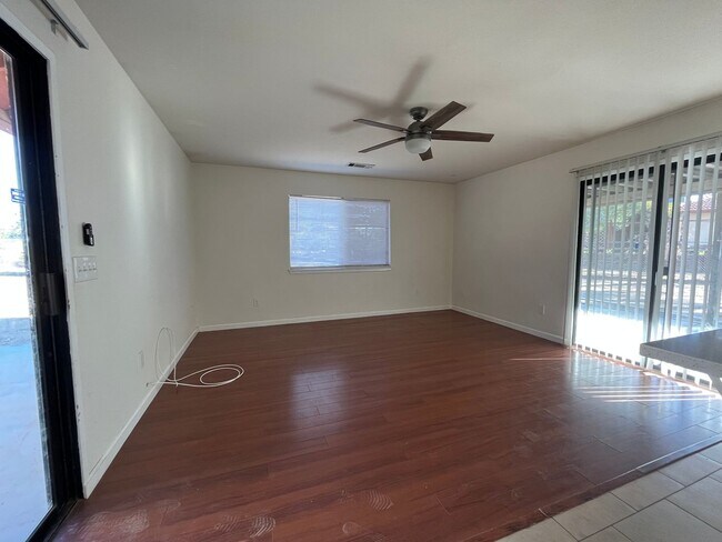 Building Photo - 3 bedroom 2.5 bath Home with a Bonus Room ...