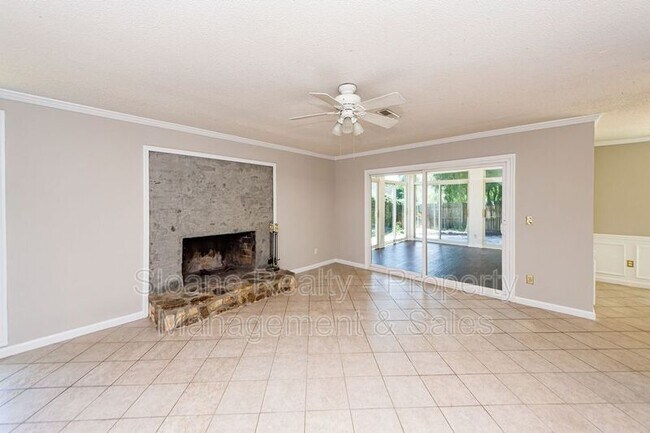 Building Photo - 11 Poets Corner