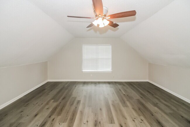 Building Photo - 8085 Conridge Dr