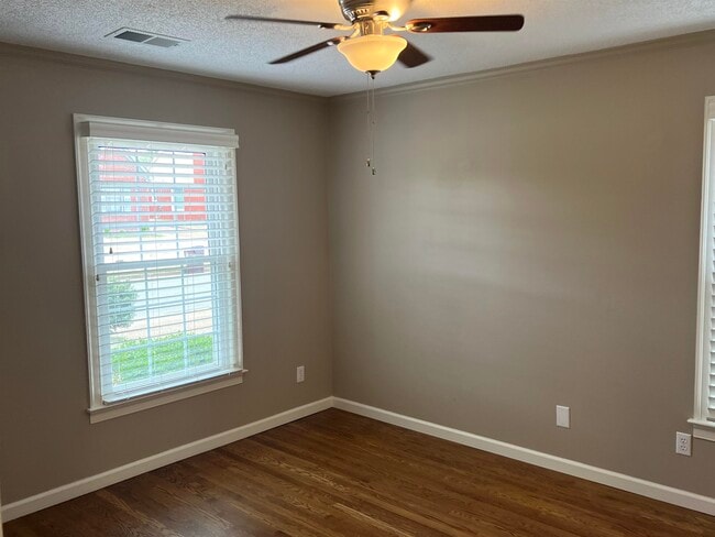 Building Photo - 370 Goldfinch Cove