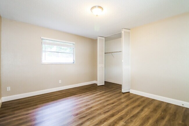 Building Photo - 5795 Hillside St