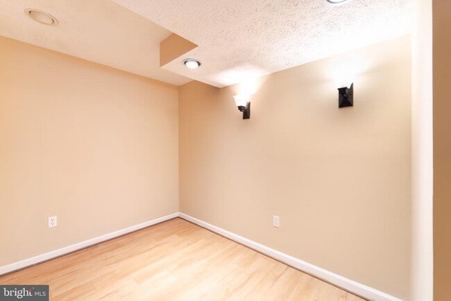 Building Photo - 5514 Whitfield Ct