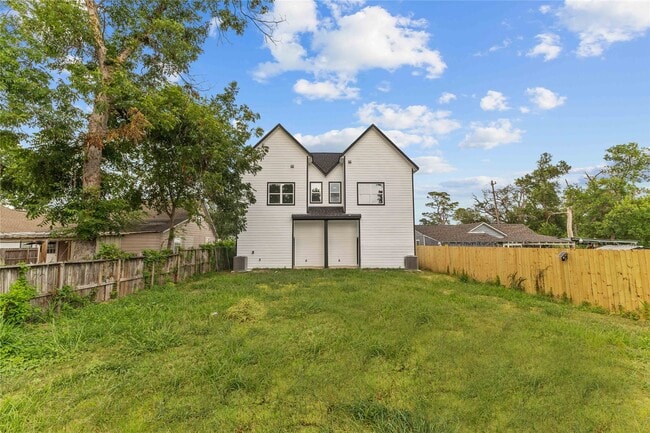 Building Photo - 7805 Farnsworth St